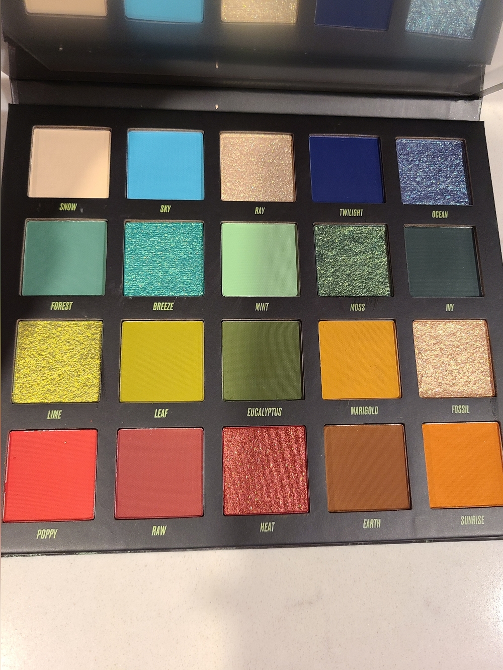 Beauty Bay WILDERNESS Eyeshadow Palette